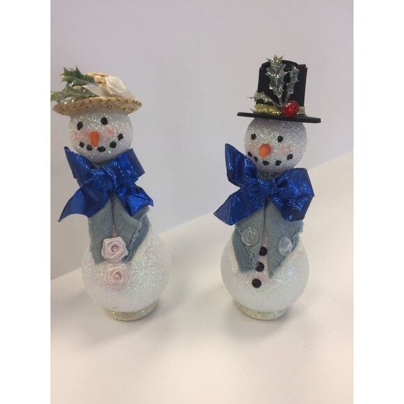 Vintage Handmade Mr. & Mrs. Snowman Carrot Nose Made From Long Life 60 Watt Bulb - Picture 1 of 6